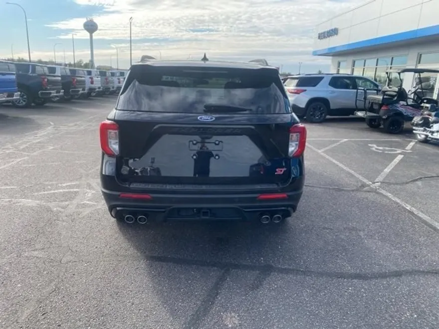 2022 Ford Explorer ST photo 1