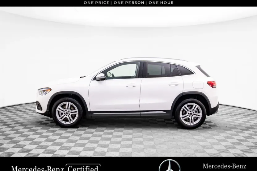 2023 Mercedes Benz GLA 250 4MATIC photo 1