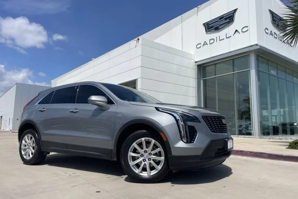 2023 Cadillac XT4 Luxury photo 1