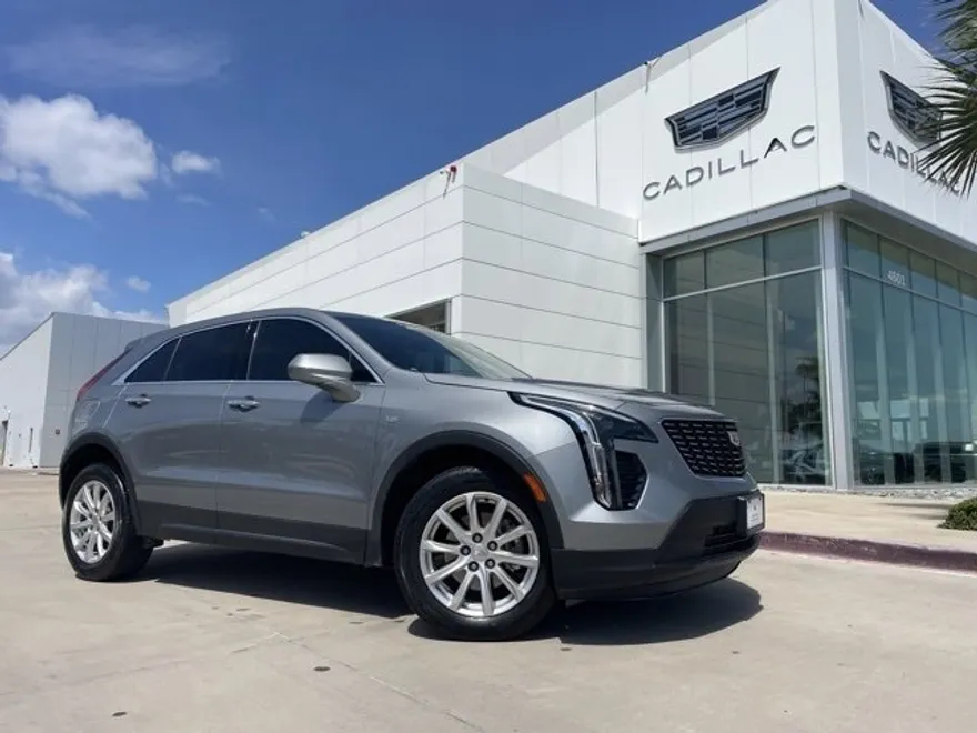 2023 Cadillac XT4 Luxury photo 1