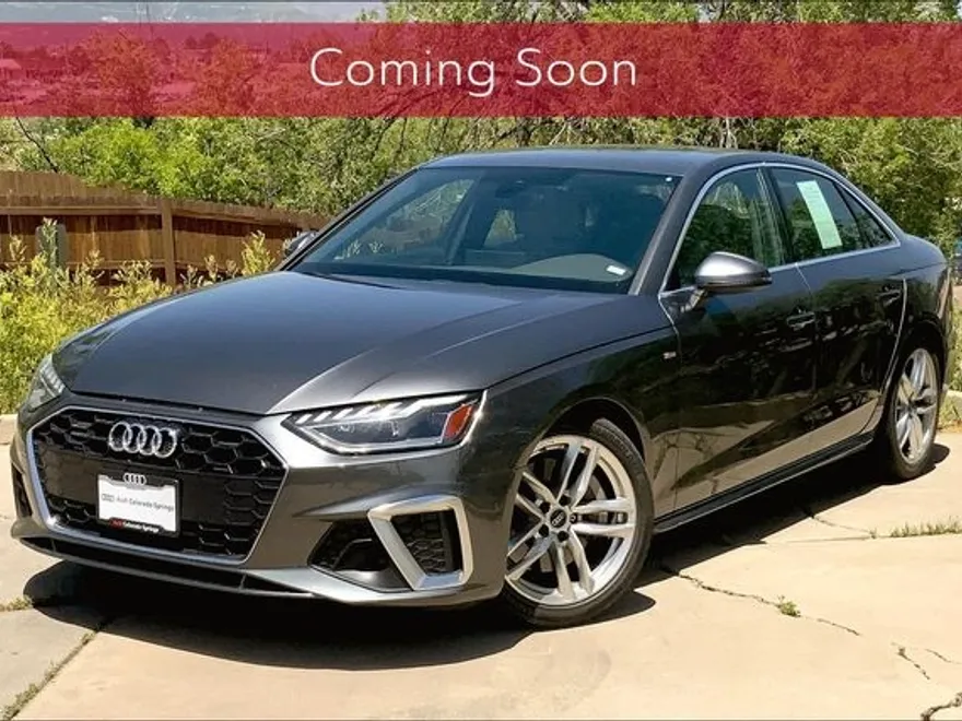 2022 Audi A4 45 S line Premium Plus photo 1