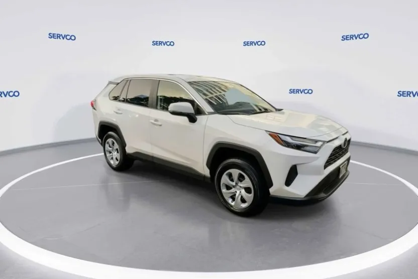2023 Toyota RAV4 LE photo 1