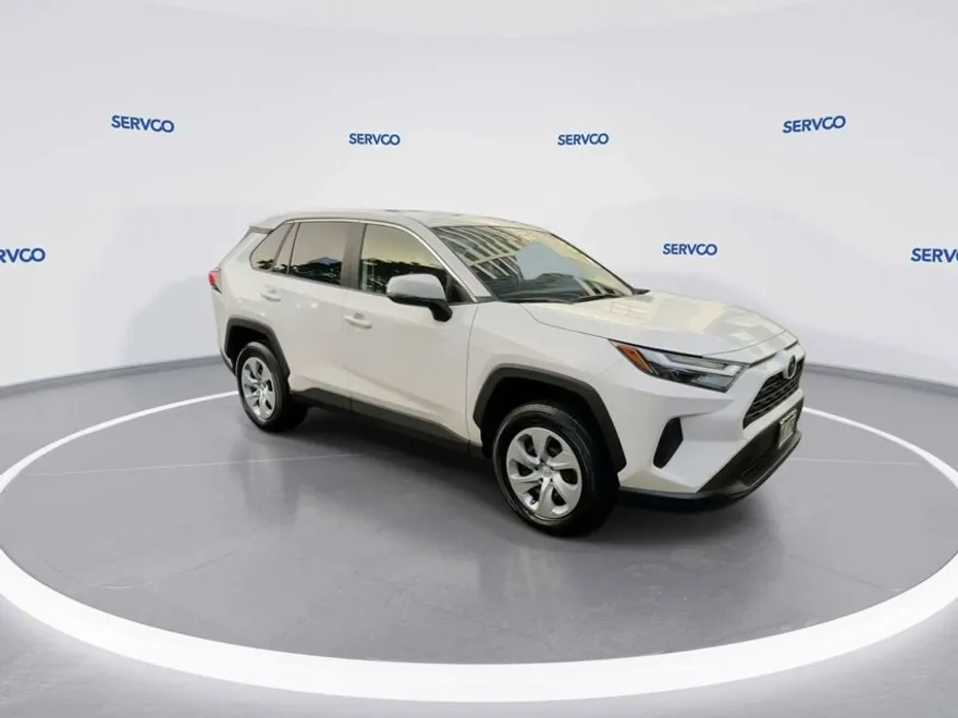 2023 Toyota RAV4 LE photo 1