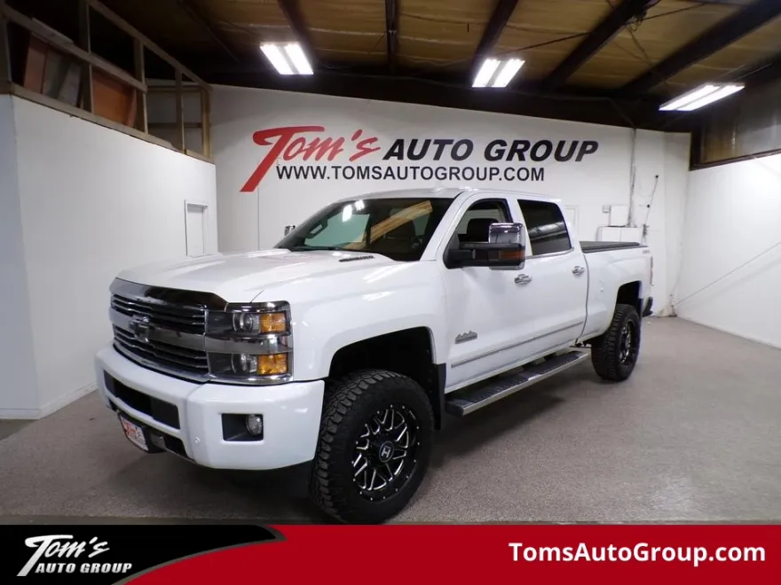 2015 Chevrolet Silverado 2500HD High Country photo 1