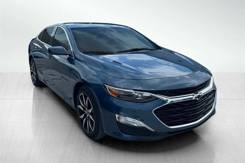 2024 Chevrolet Malibu RS photo 1