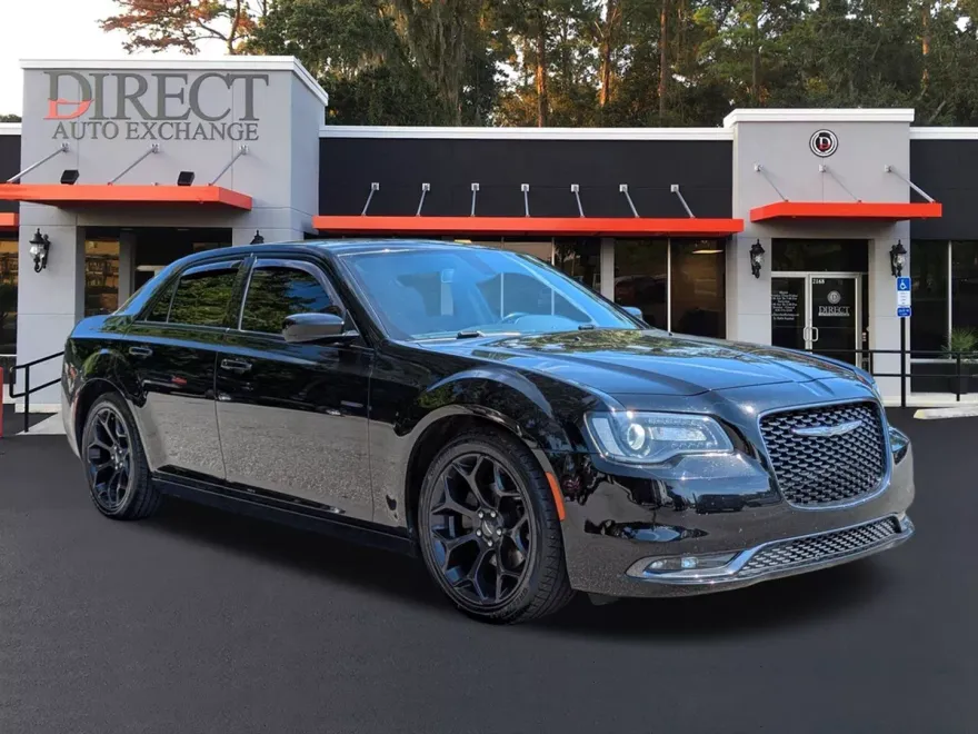 2019 Chrysler 300 S photo 1