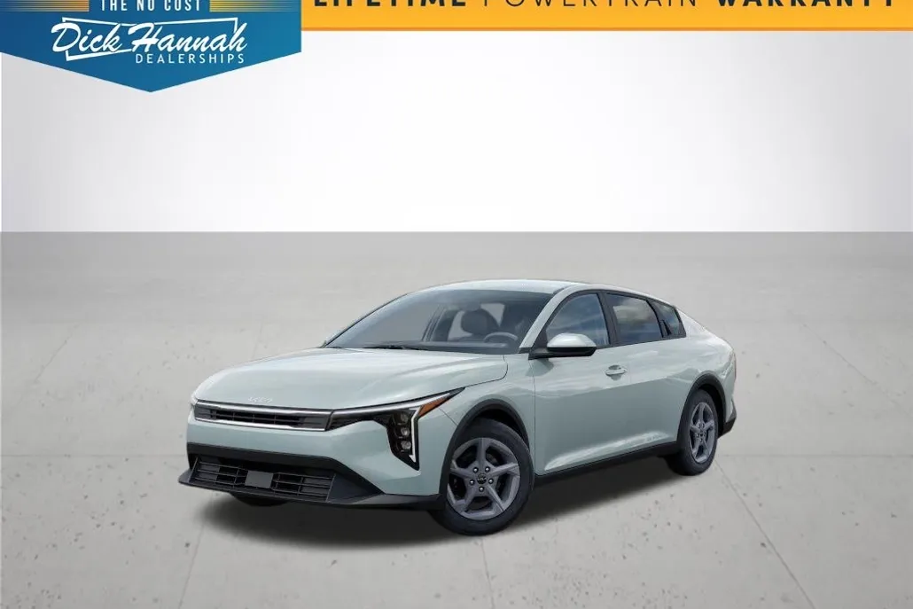 2025 Kia K4 LXS photo 1