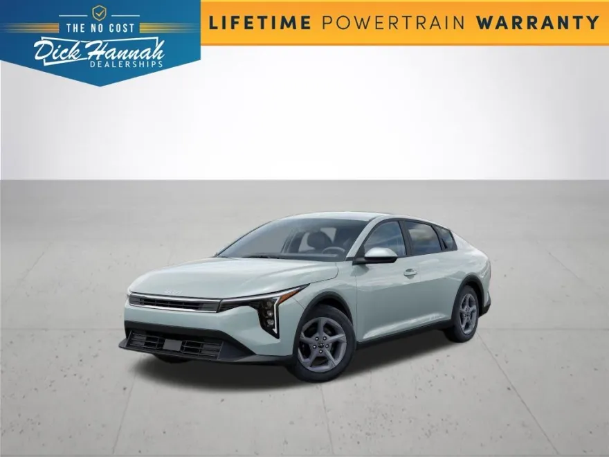 2025 Kia K4 LXS photo 1