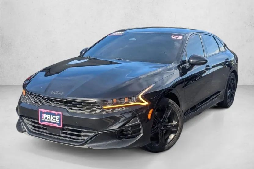 2022 Kia K5 GT-Line photo 1