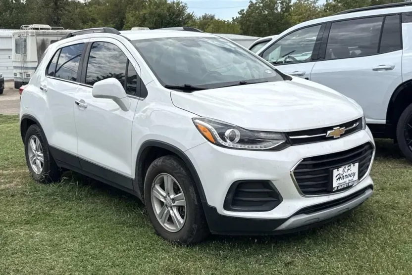 2020 Chevrolet Trax LT photo 1