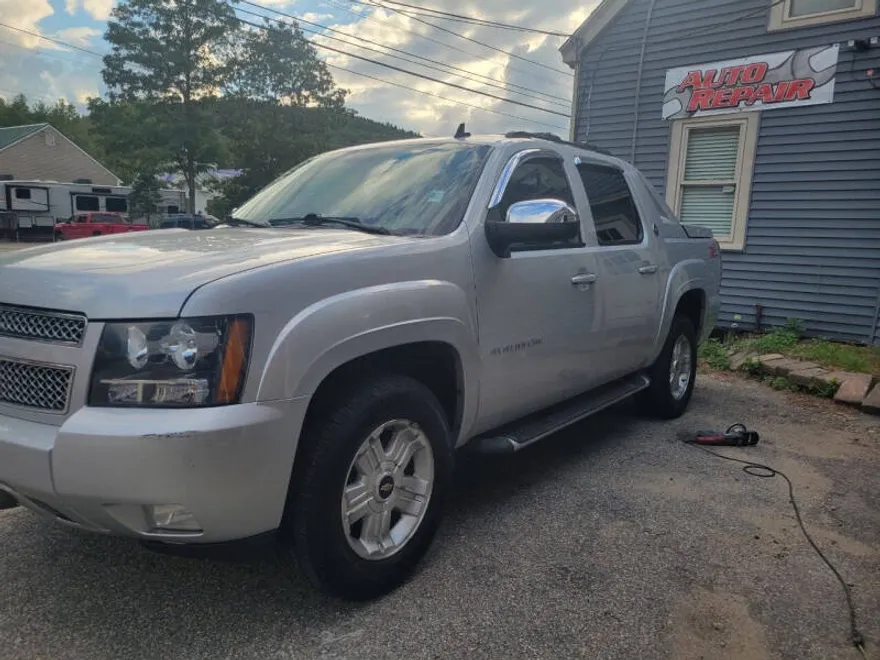 2013 Chevrolet Avalanche LT photo 1