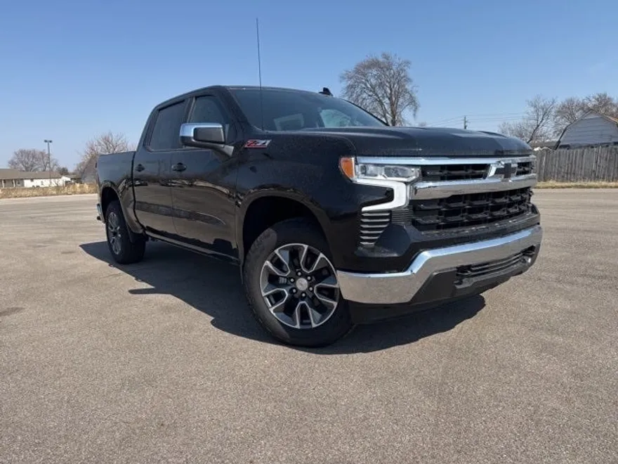 2025 Chevrolet Silverado 1500 LT photo 1