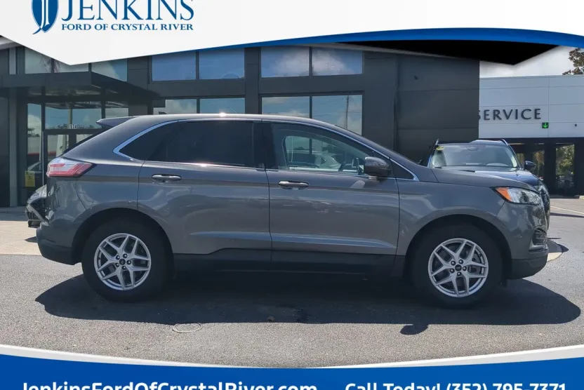 2023 Ford Edge SEL photo 1