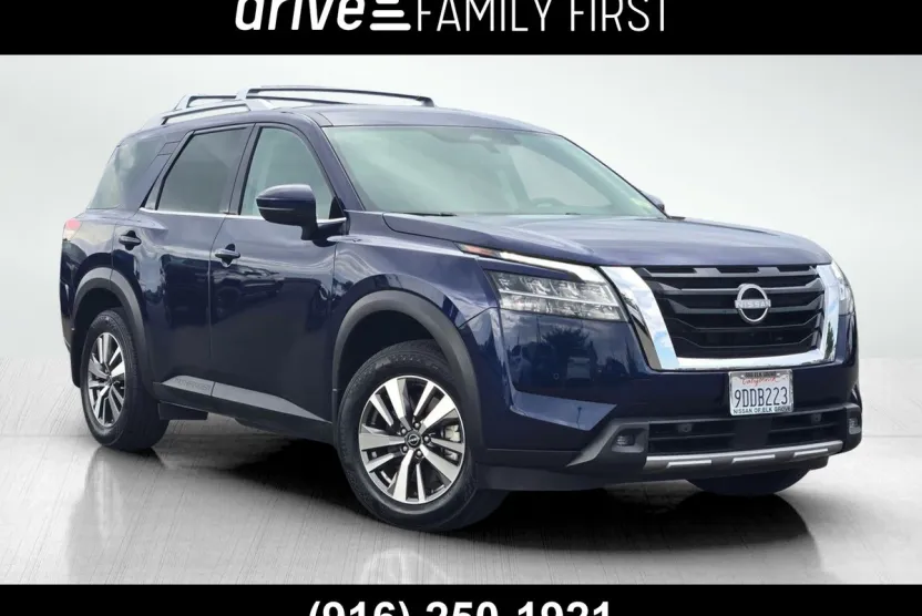 2022 Nissan Pathfinder SL photo 1