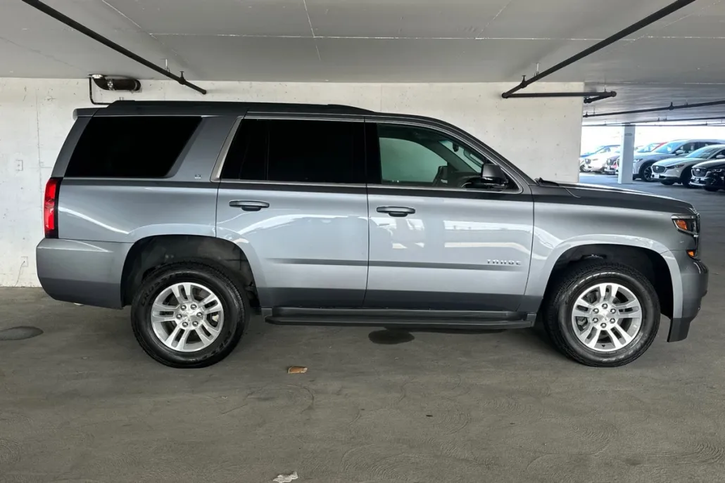 2019 Chevrolet Tahoe LT photo 1
