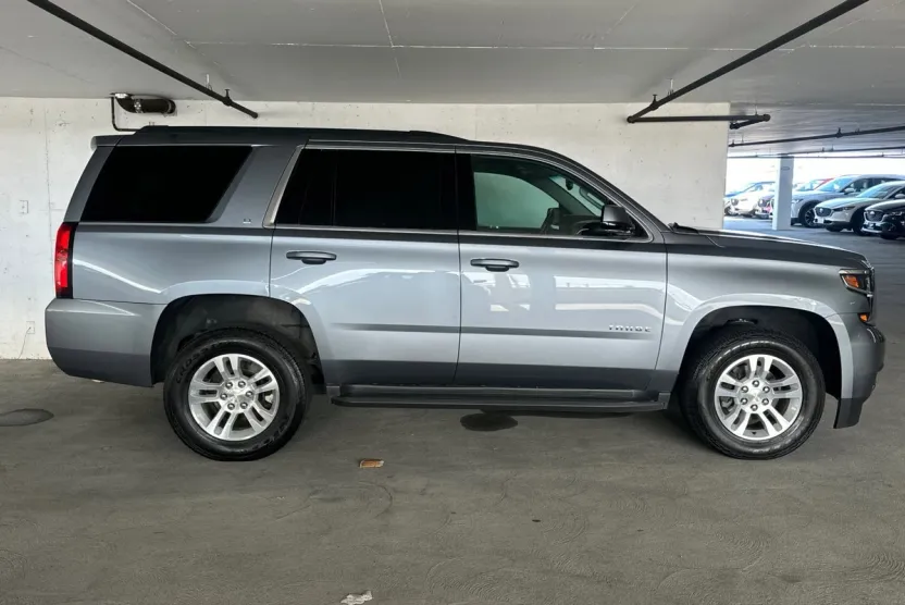 2019 Chevrolet Tahoe LT photo 1