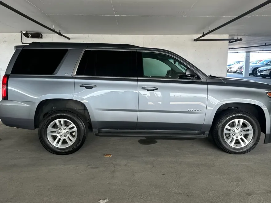 2019 Chevrolet Tahoe LT photo 1