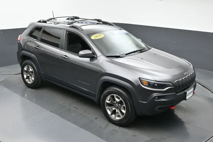 2019 Jeep Cherokee Trailhawk photo 1