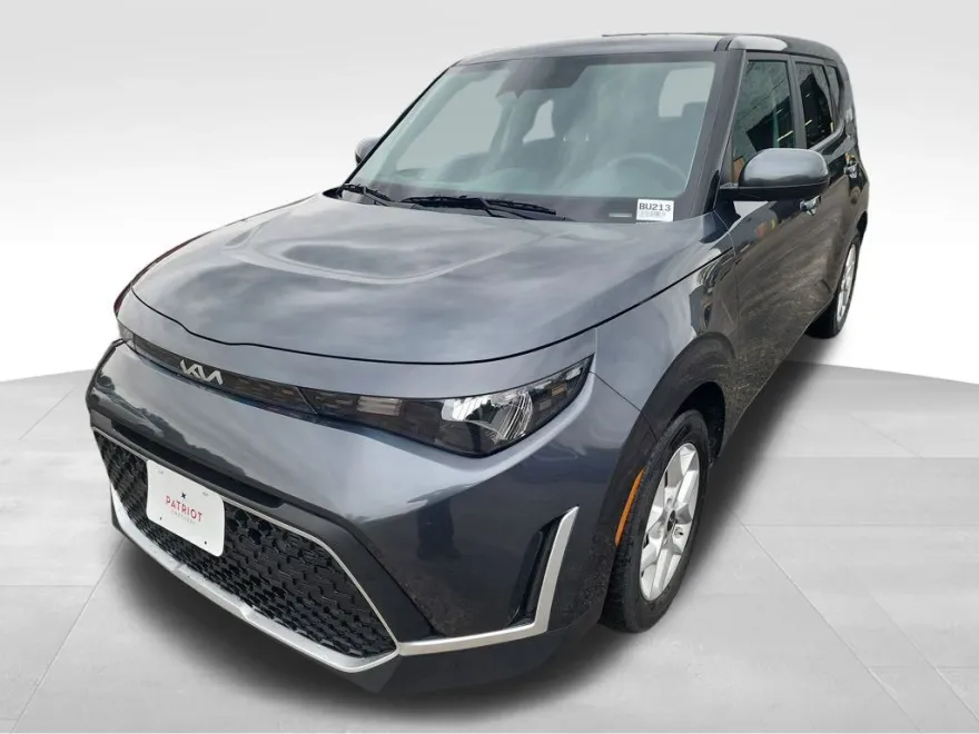 2024 Kia Soul LX photo 1