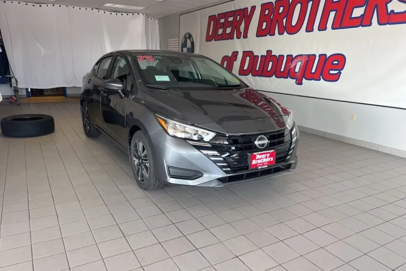 2025 Nissan Versa 1.6 SV photo 1