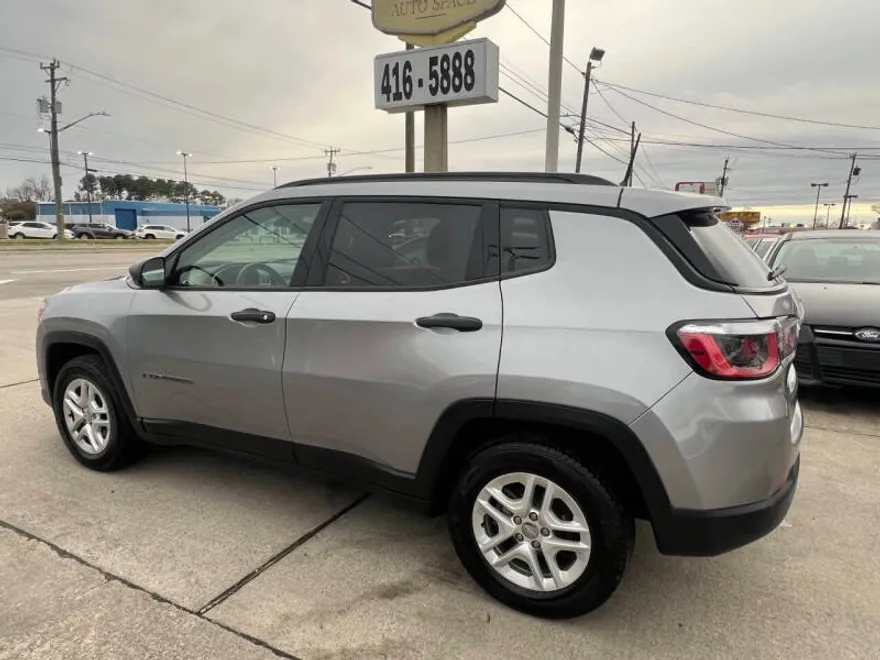2018 Jeep Compass Sport photo 1