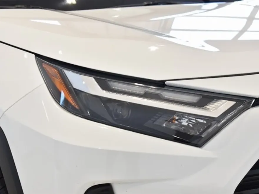 2024 Toyota RAV4 LE photo 1