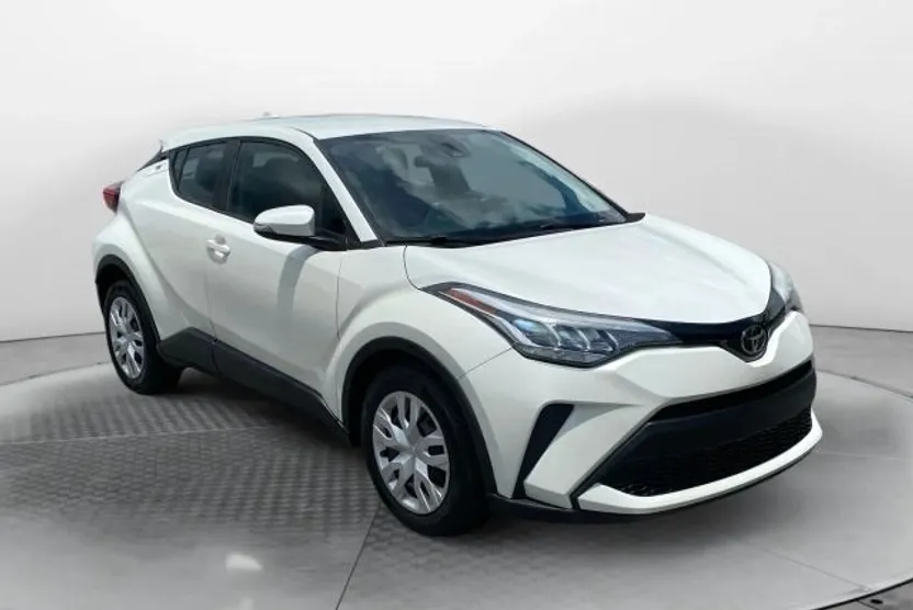2021 Toyota C-HR LE photo 1