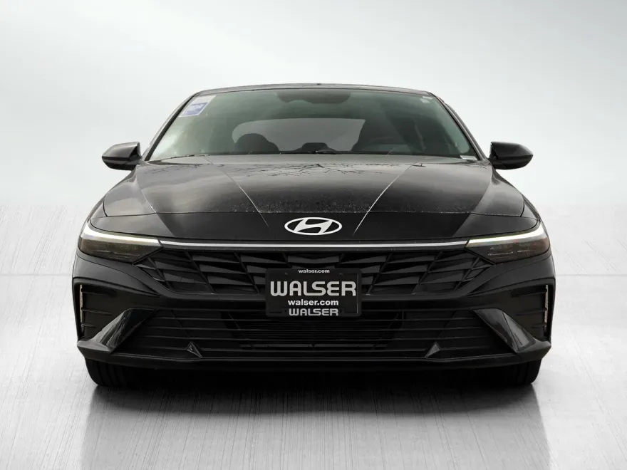 2025 Hyundai Elantra SEL Sport photo 1