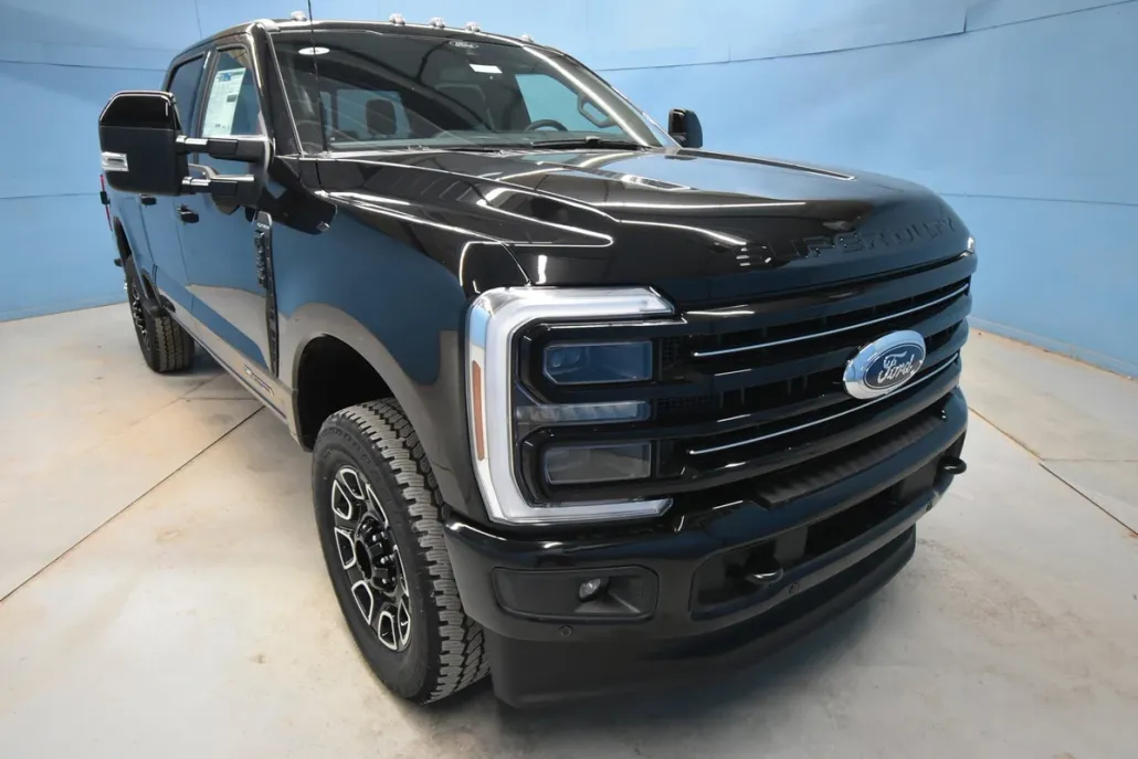 2025 Ford F-350 Platinum photo 1