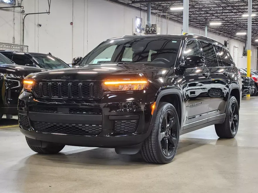 2021 Jeep Grand Cherokee Altitude photo 1