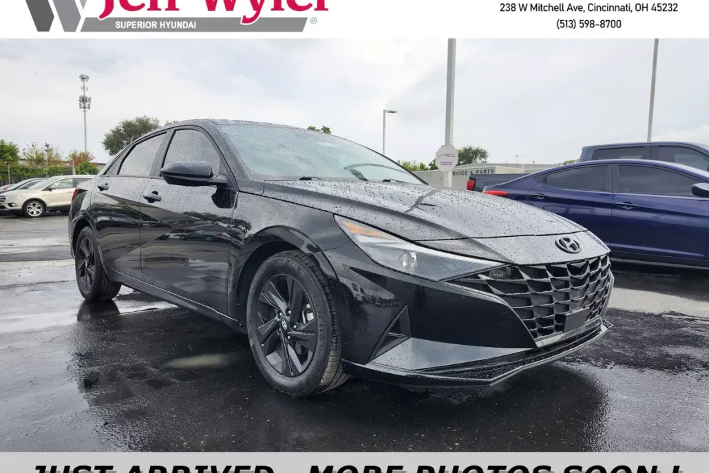 2021 Hyundai Elantra SEL photo 1
