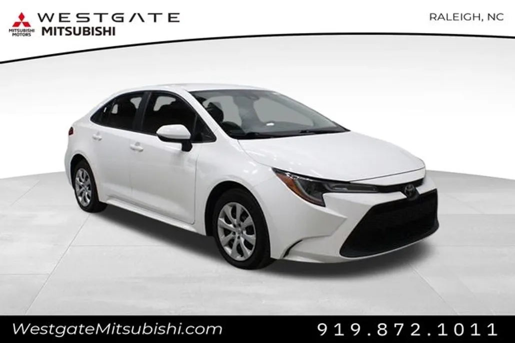 2020 Toyota Corolla LE photo 1