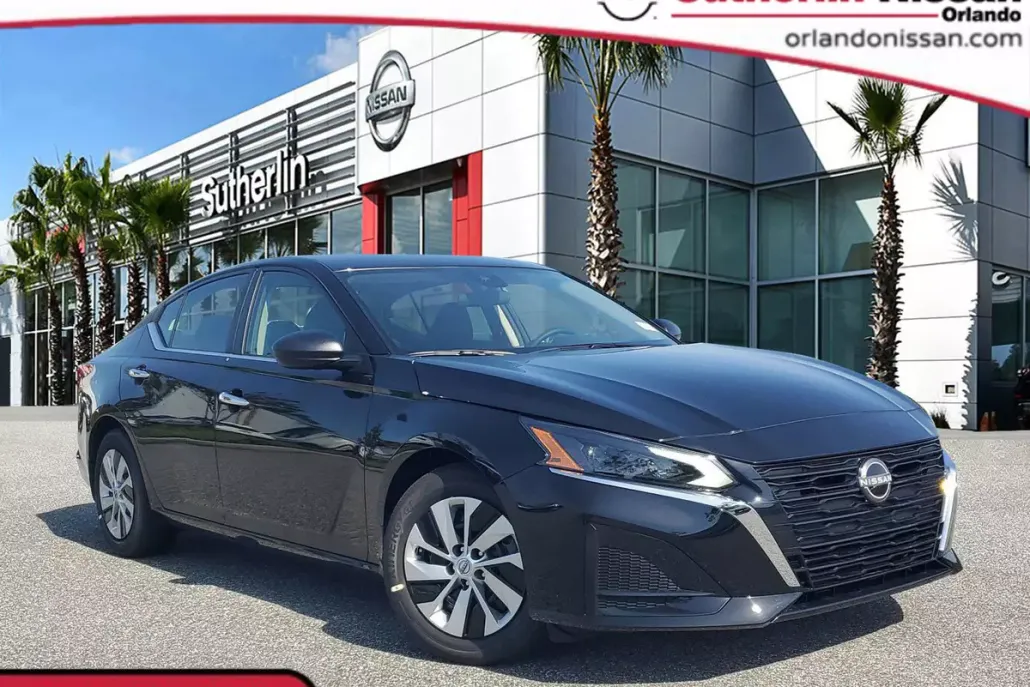 2025 Nissan Altima S photo 1