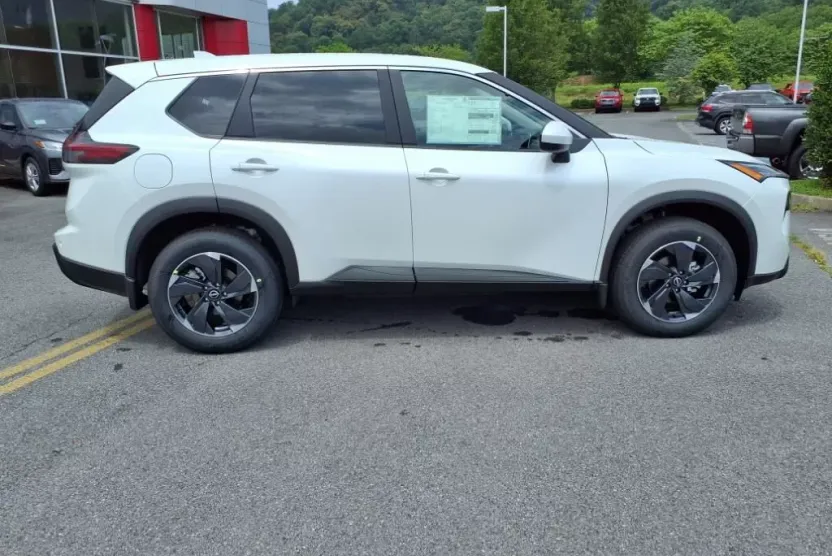 2026 Nissan Rogue SV photo 1