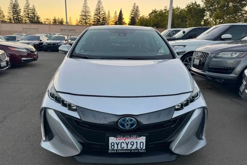 2018 Toyota Prius Prime Advanced photo 1