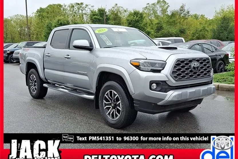 2023 Toyota Tacoma TRD Sport photo 1