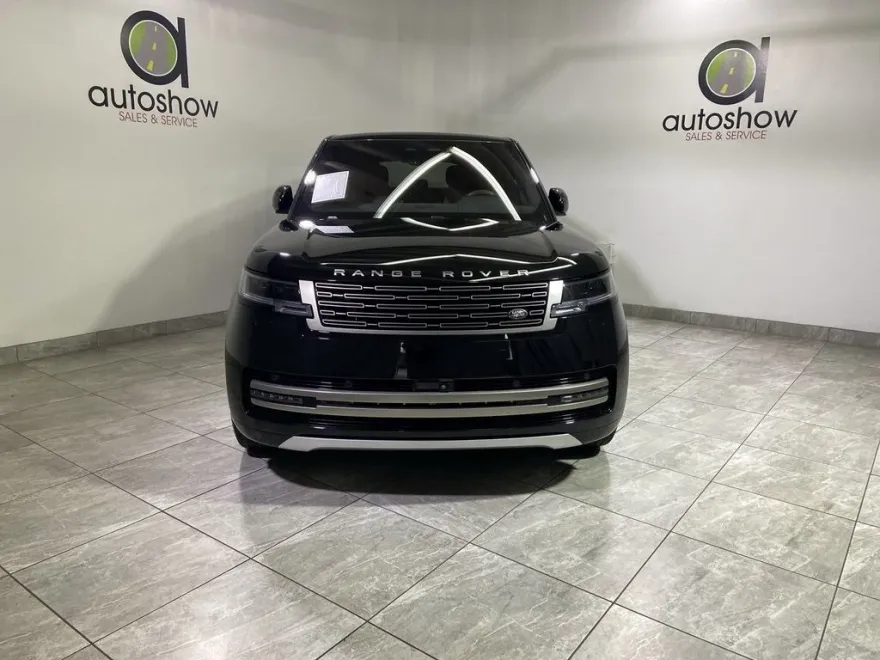 2023 Land Rover Range Rover SE photo 1