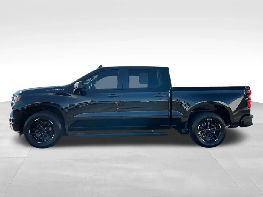 2024 Chevrolet Silverado 1500 Custom photo 1