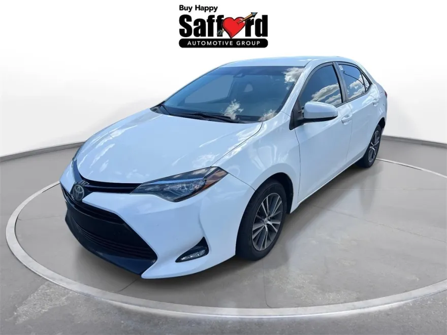 2017 Toyota Corolla LE photo 1