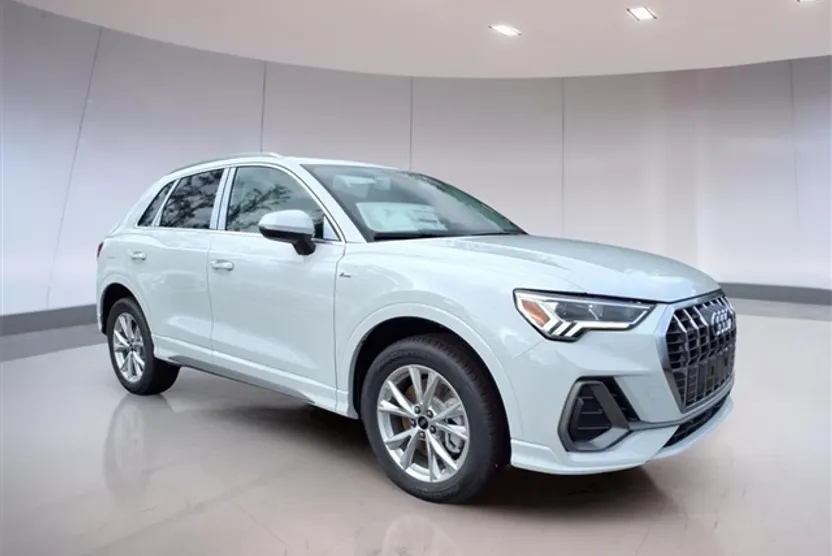 2025 Audi Q3 S line Premium photo 1