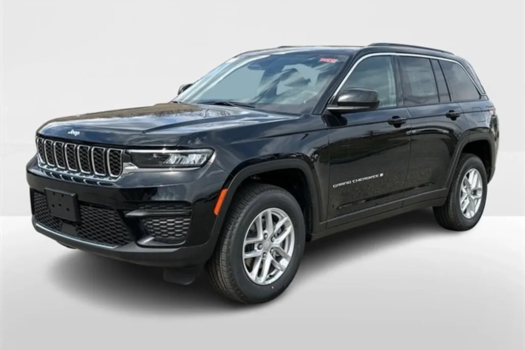 2025 Jeep Grand Cherokee Laredo photo 1