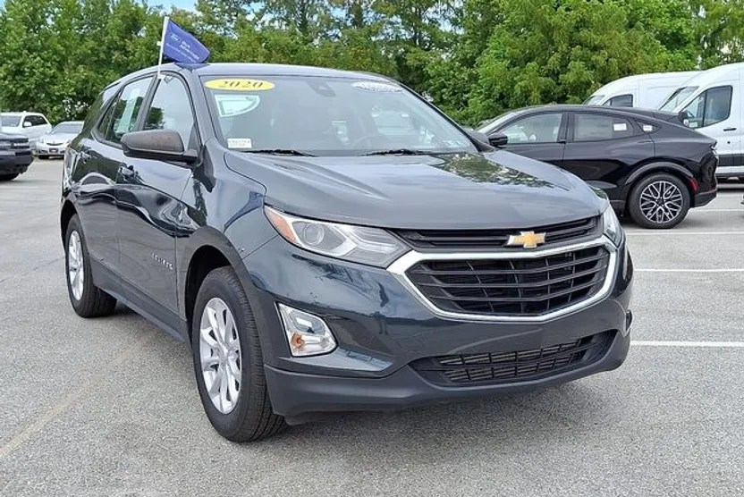 2020 Chevrolet Equinox LS photo 1
