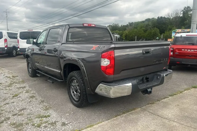 2019 Toyota Tundra CrewMax SR5 photo 1