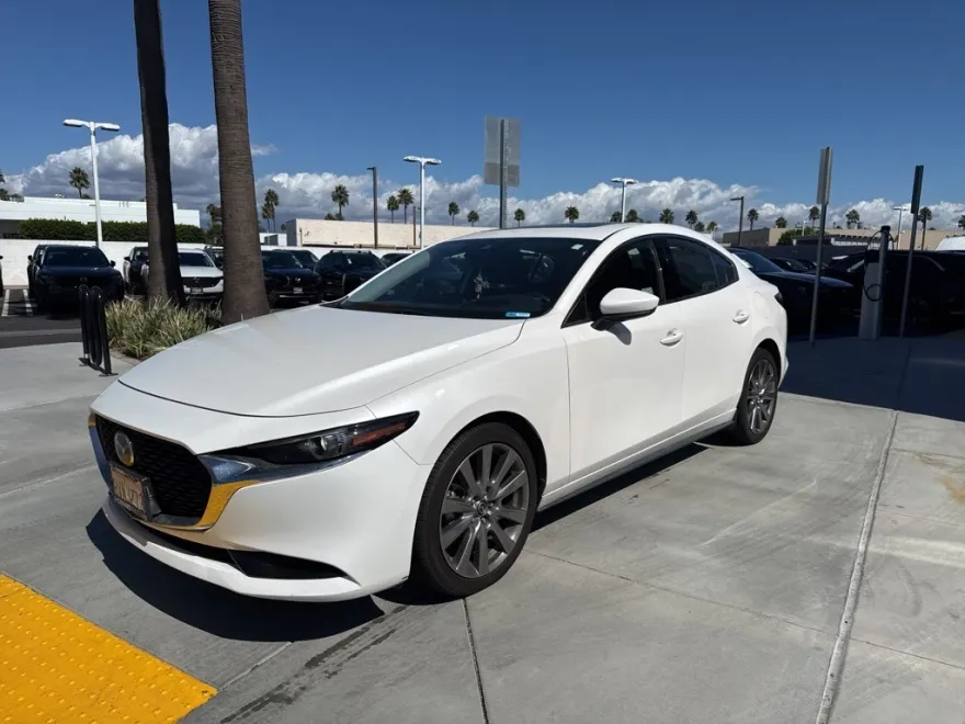 2021 Mazda Mazda3 Premium photo 1