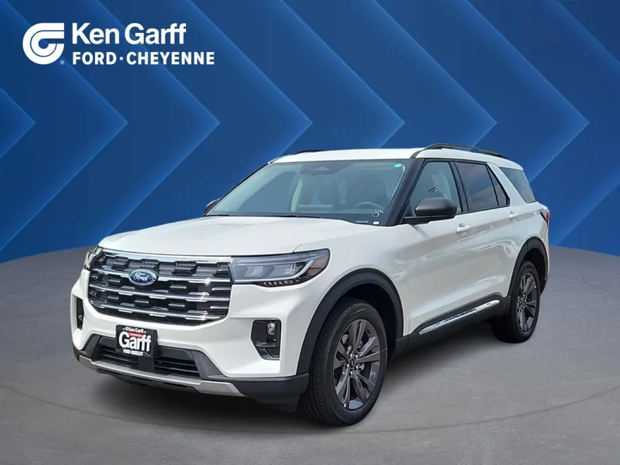 2025 Ford Explorer photo 1