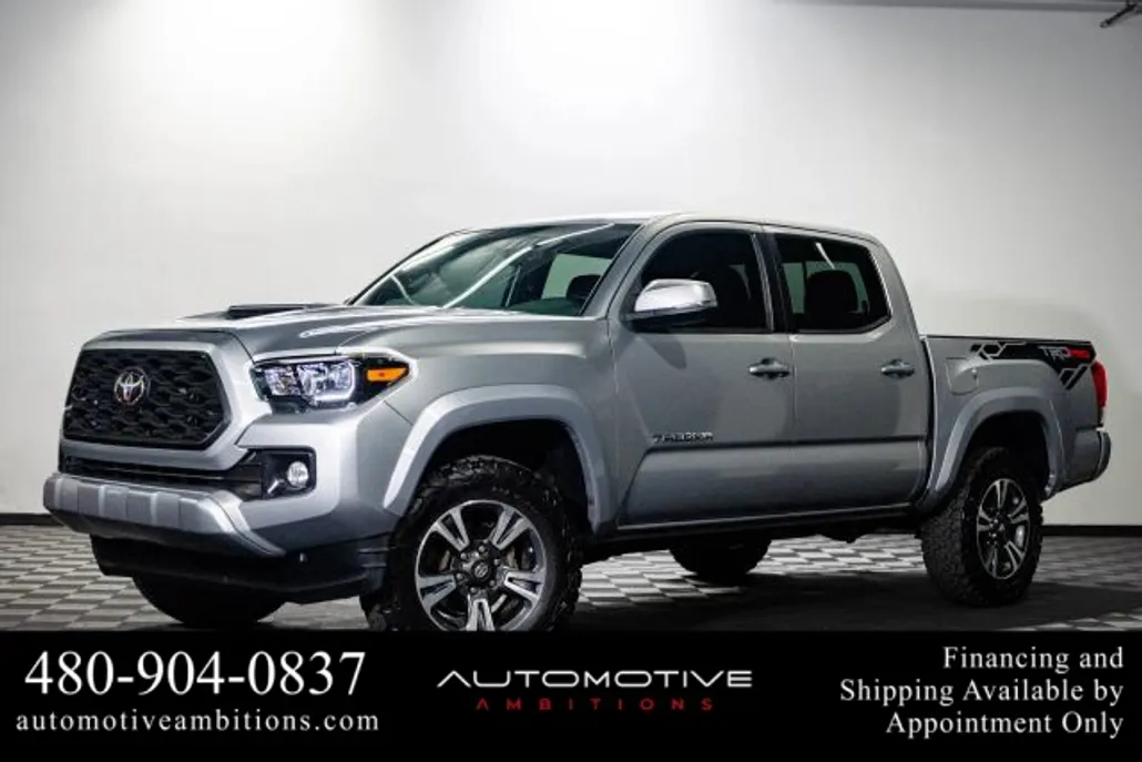 2017 Toyota Tacoma Double Cab TRD Sport photo 1