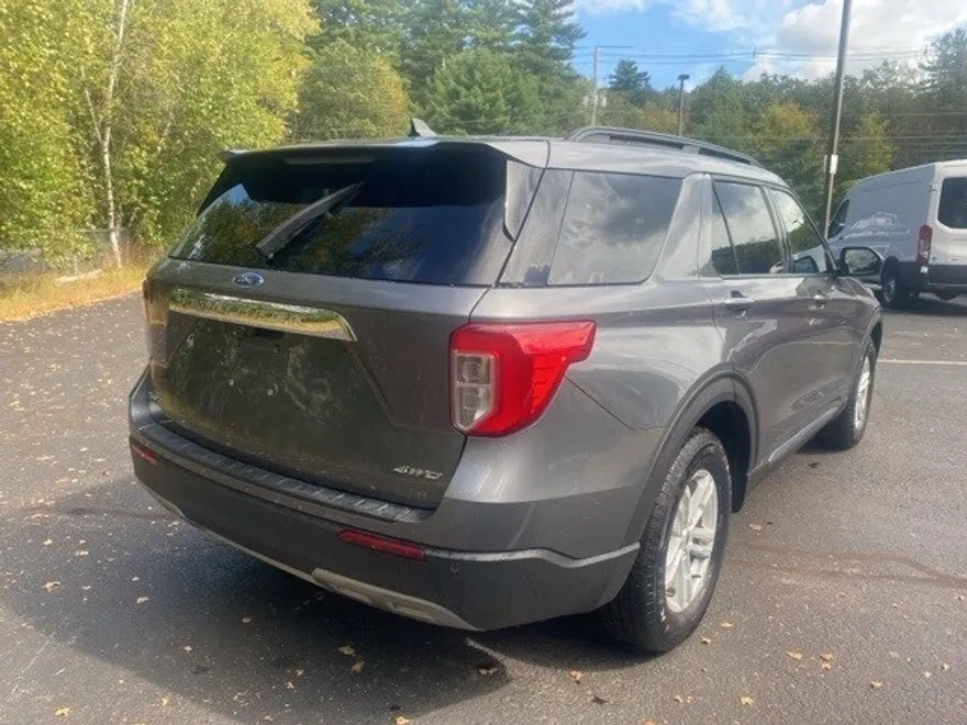 2022 Ford Explorer XLT photo 1