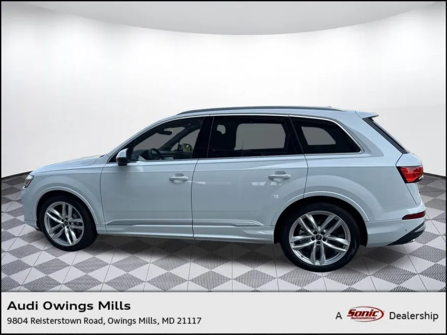 2025 Audi Q7 55 Premium Plus photo 1