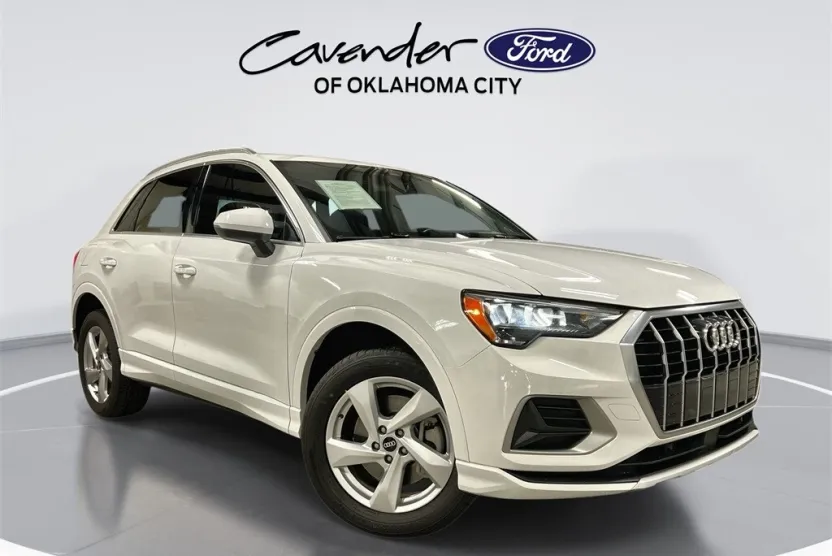 2021 Audi Q3 Premium photo 1