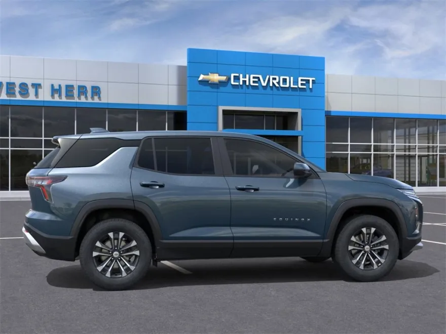 2026 Chevrolet Equinox LT photo 1
